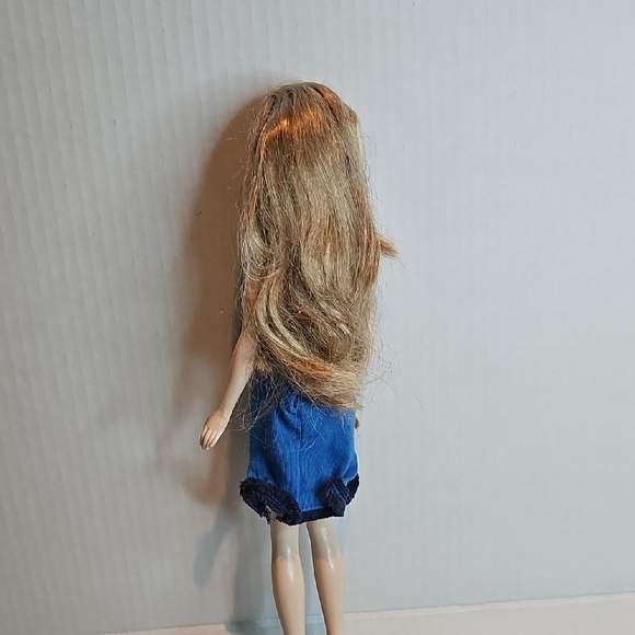Barbie Doll in Blue and Silver Dress - Picture 4 of 4